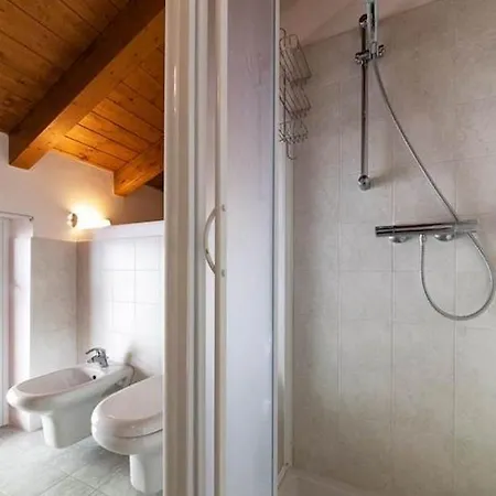 2-bedroom Lakeview Mastena Belvedere Lägenhet *